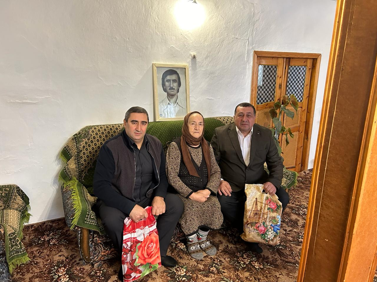 НАВЕСТИЛИ МАТЕРЕЙ ВОИНОВ-ИНТЕРНАЦИОНАЛИСТОВ